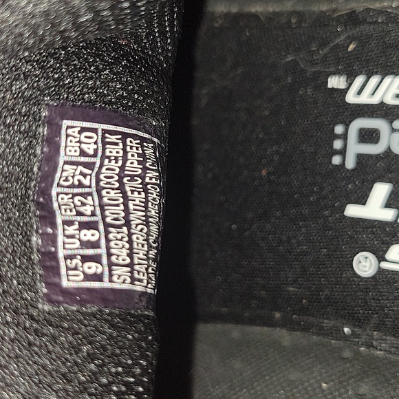 Sketchers - Picture 3 of 3